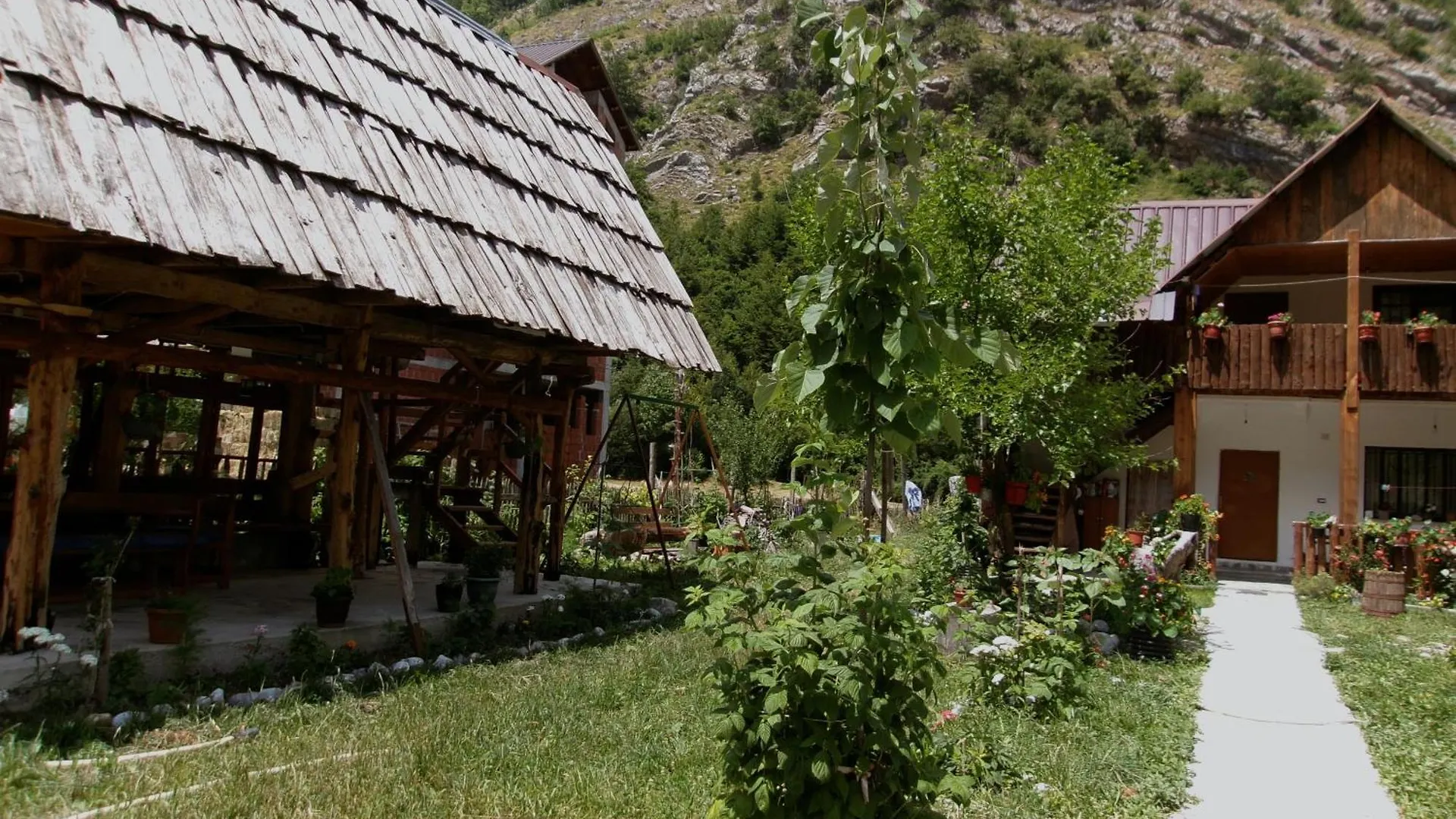 Guesthouse Lola Valbone 0*,  Albánie